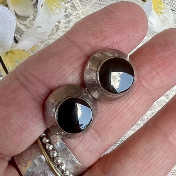 Vintage Sterling Silver & Black Earrings - Picture 2 of 7